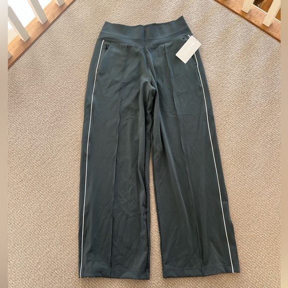 NWT Athleta Eden Gray Venice Wide Leg Pants with White Stripe - Picture 2 of 7